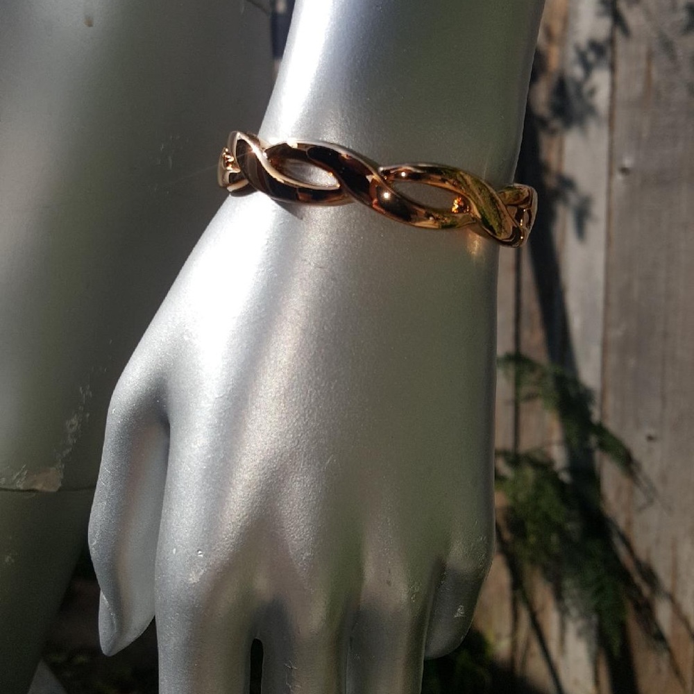 Melania Trump bracelet - Picture 8 of 8